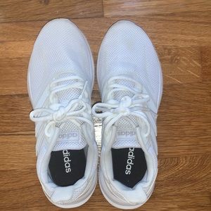 Brand New barely worn White Adidas Sneakers